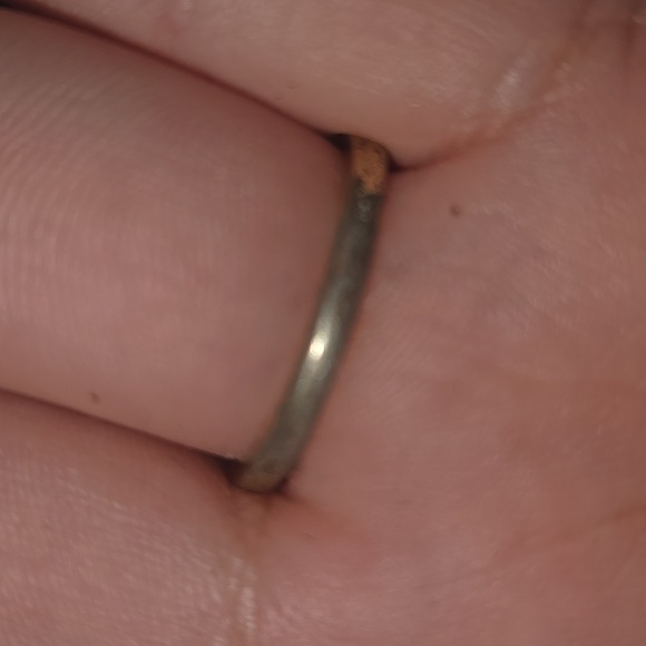 Pandora Rapunzel Crown Ring - Picture 3 of 4